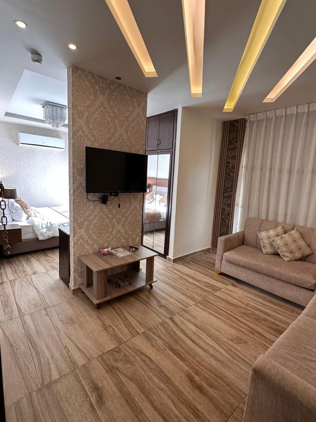 עמאן Alqimah Hotel Apartments מראה חיצוני תמונה