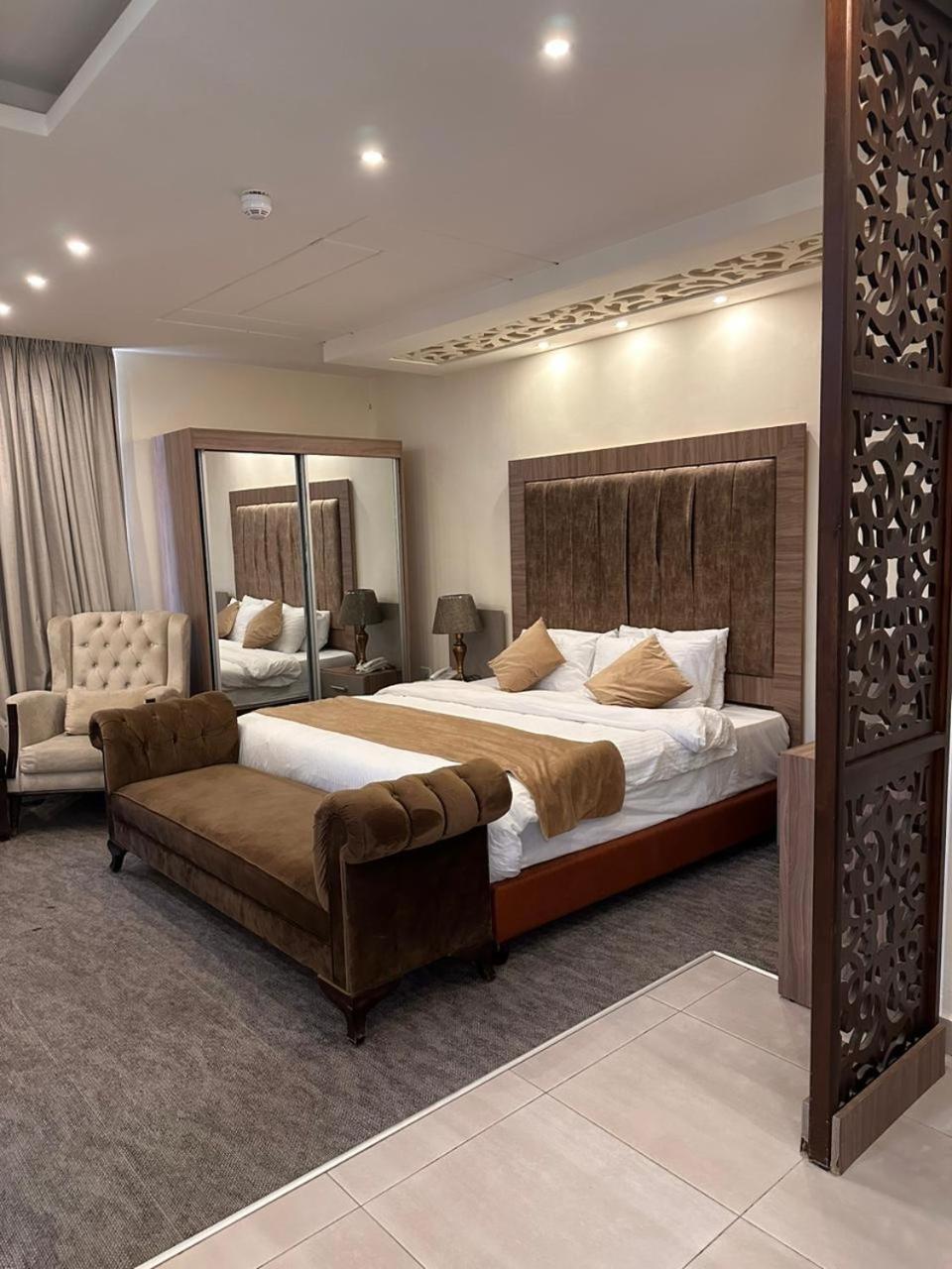 עמאן Alqimah Hotel Apartments מראה חיצוני תמונה
